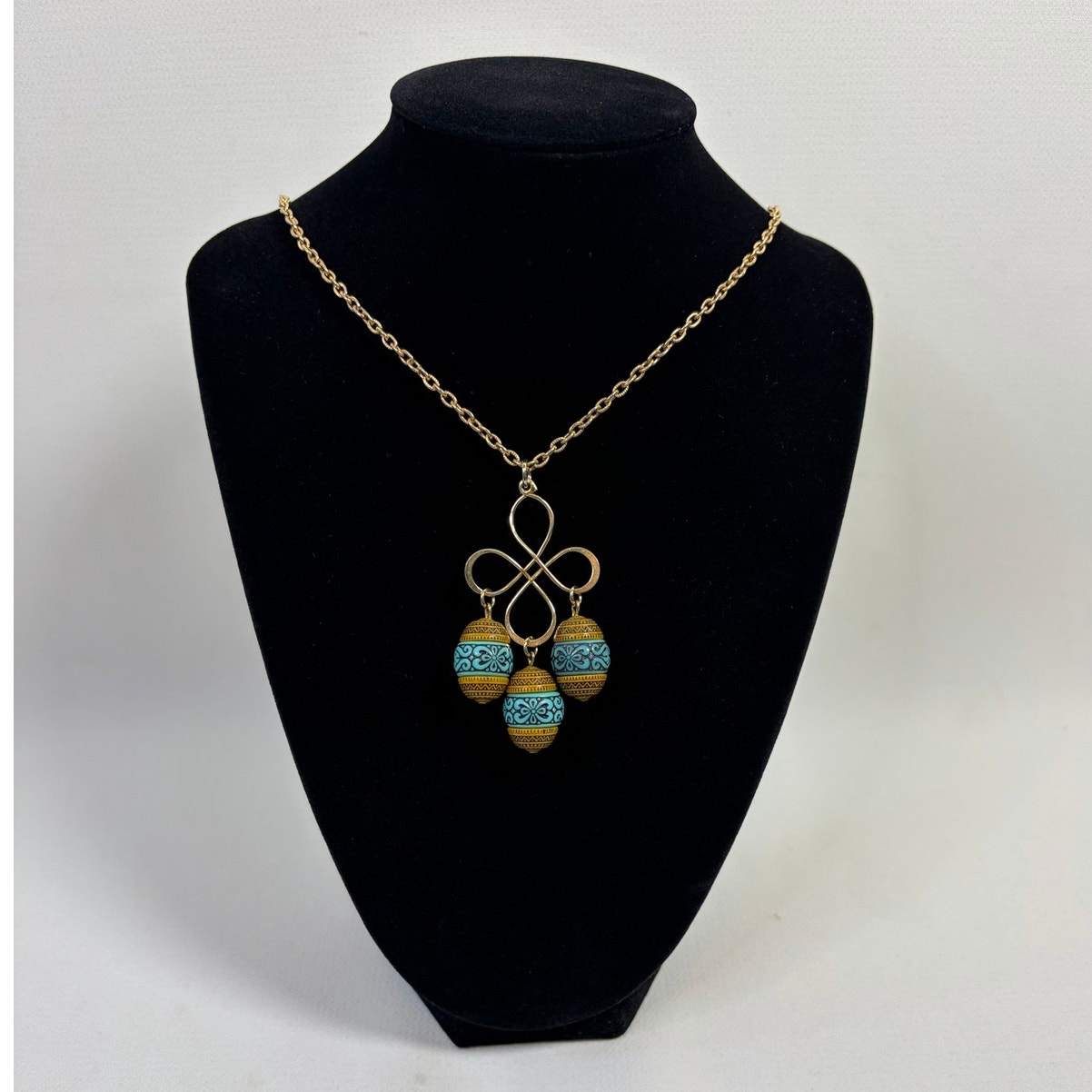 Sarah Coventry Polka 1974 Pendant Necklace Gold Tone Beaded
